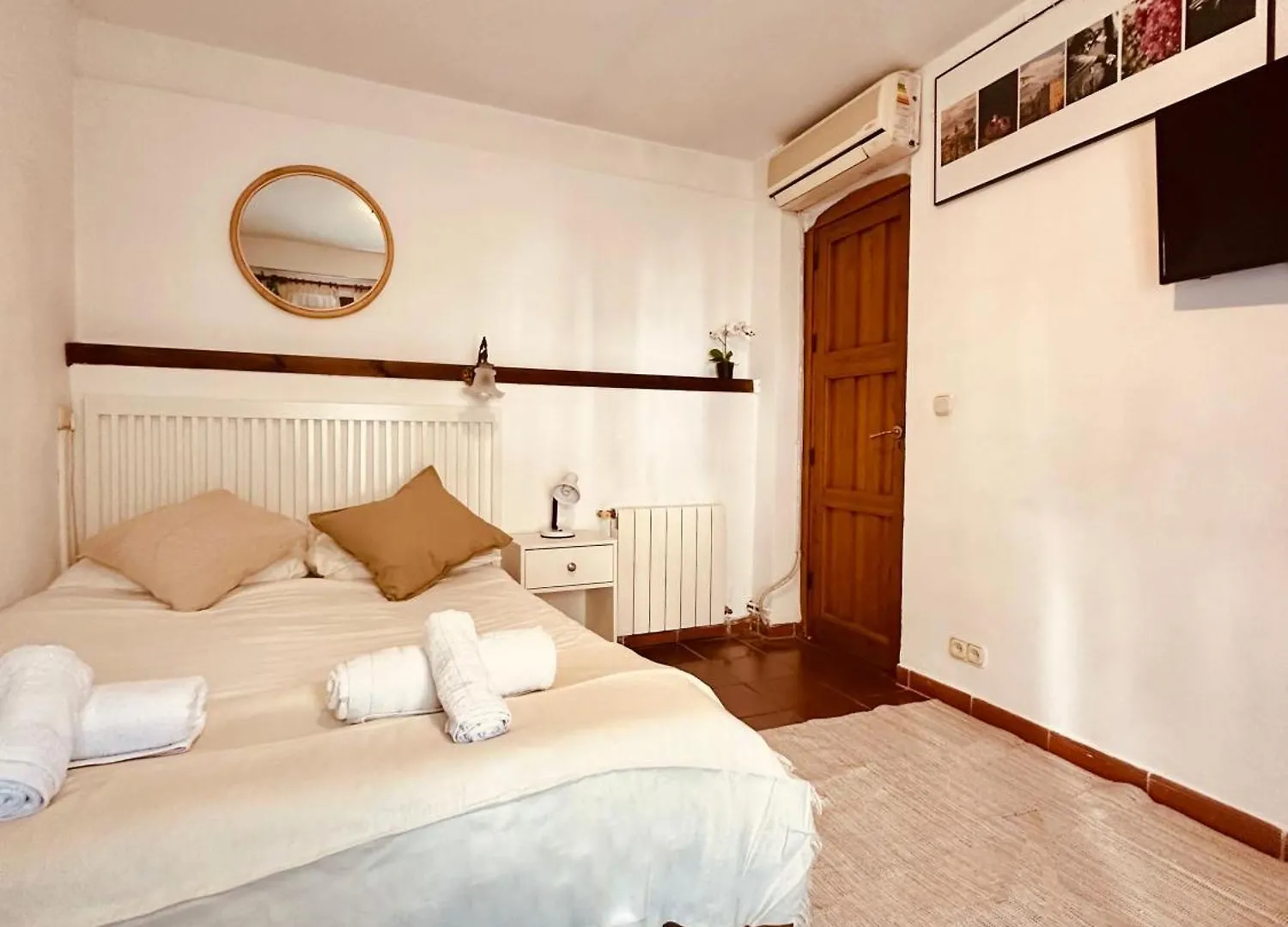 Habitacion Cama De Matrimonio Con Bano Privado Granada Homestay
